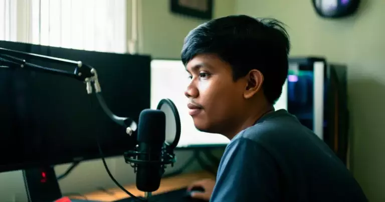 Profile ng isang Pinoy Streamer na Naging Laro Hub Guide Creator 2026
