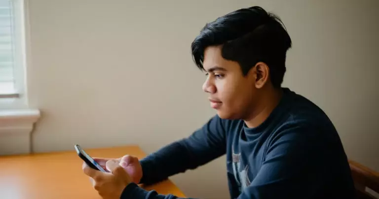Kwento ni Akosi Dogie: Ang Pinoy Streamer na Nagpasikat ng Mobile Legends sa Pilipinas